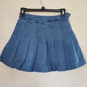 Forever 21 Pleated Medium Wash Jean Skirt (S)